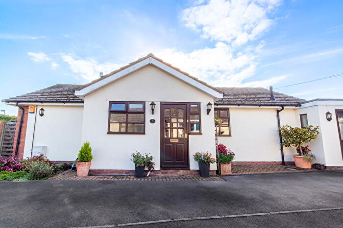 3 Bedroom Detached Bungalow For Sale In Garstons, Wrington, BS40