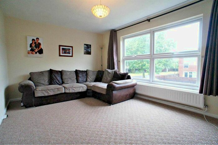 4 Bedroom Town House To Rent In Winters Way, Waltham Abbey EN9