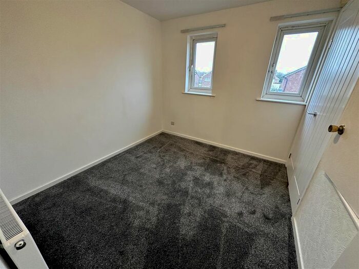 2 Bedroom End Of Terrace House To Rent In Manor Drive, Leicester, LE4