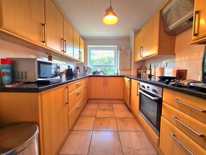 2 Bedroom Flat To Rent In Hatton Court, Lubbock Road, Chislehurst, BR7