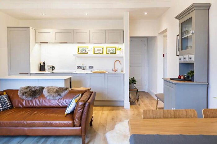 2 Bedroom Apartment For Sale In Lower Ground Floor, Dover Place, Clifton, BS8