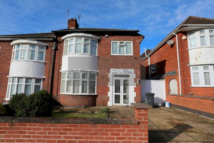3 Bedroom Semi-Detached House To Rent In Highway Road, Leicester, LE5
