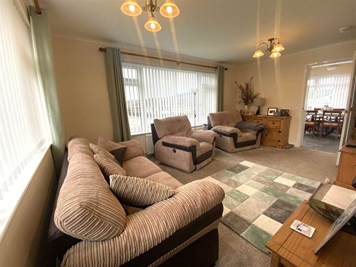 3 Bedroom Bungalow To Rent In Castle Park, Hemyock, Cullompton, EX15