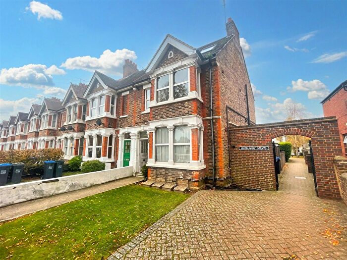 2 Bedroom Flat To Rent In Shakespeare Road, Worthing, BN11