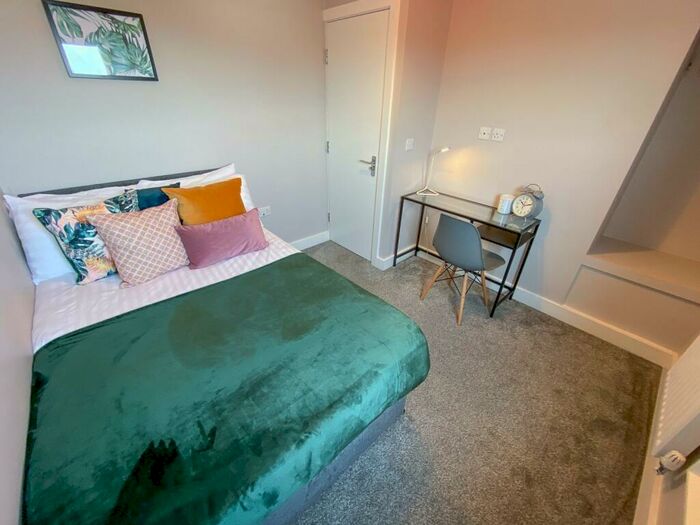 4 Bedroom House To Rent In Romer Road, L6