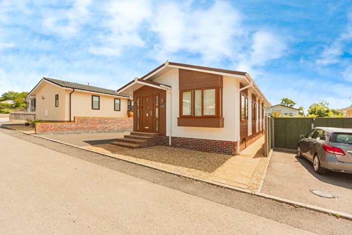 2 Bedroom Detached House For Sale In Cannisland Park, Swansea, West Glamorgan, SA3