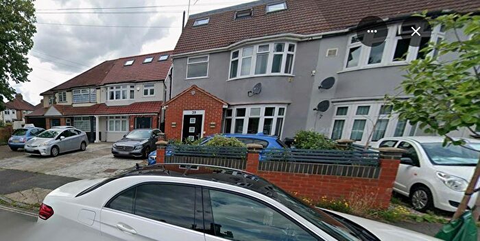 1 Bedroom Flat To Rent In Cardington Square, Hounslow, TW4