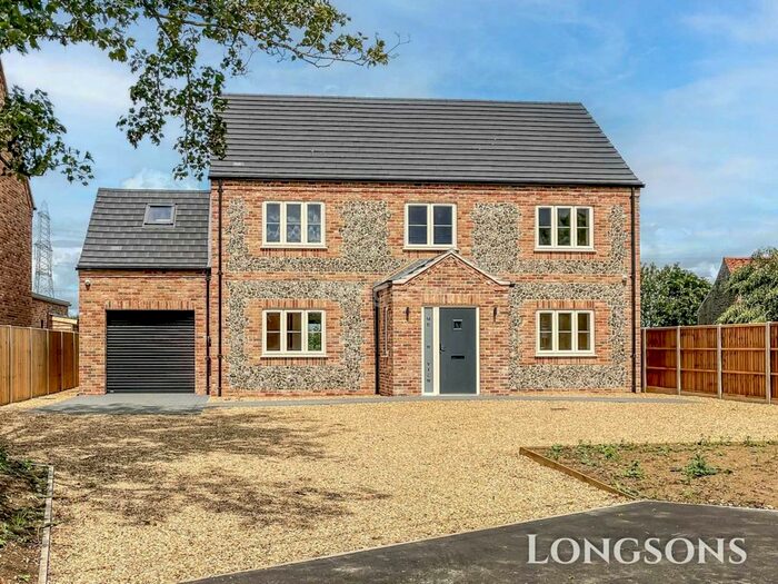 5 Bedroom Detached House For Sale In Back Road, Pentney, PE32