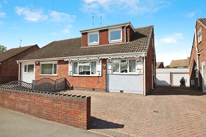 4 Bedroom Semi Detached House For Sale In Johnson Road, Bedworth, Warwickshire, CV12