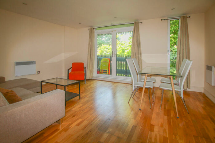 2 Bedroom Apartment To Rent In Wharf Lane, E14