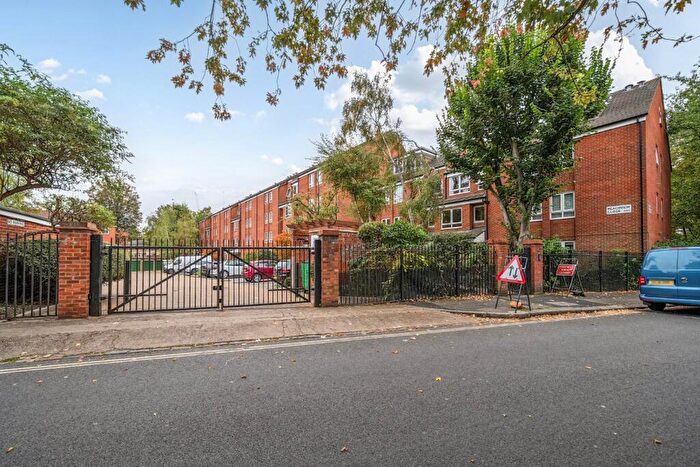 1 Bedroom Flat For Sale In Reachview Close, London, NW1