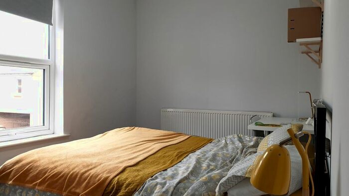 2 Bedroom Flat To Rent In Cross Street, Lincoln, LN5