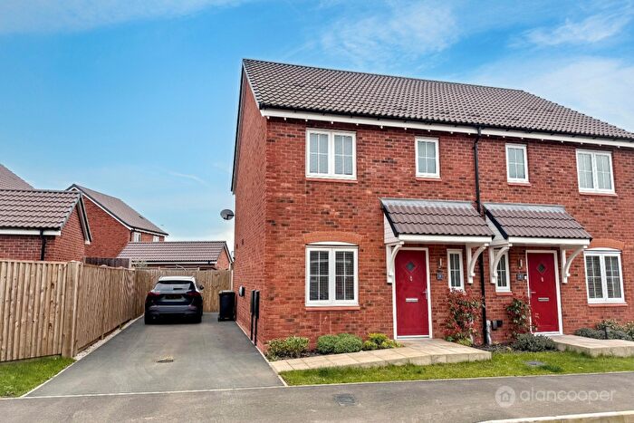 3 Bedroom Semi Detached House For Sale In Waxwing Gardens, Yew Tree Park, Nuneaton, CV11