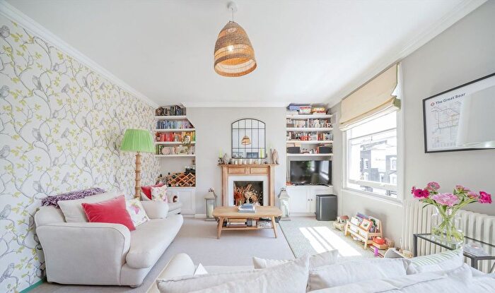 2 Bedroom Flat For Sale In Grosvenor Avenue, Highbury, N5