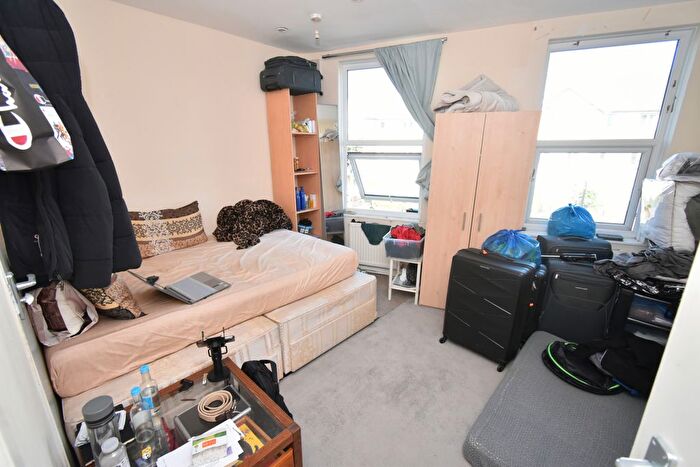 4 Bedroom Flat To Rent In High Road, Harrow Weald, Harrow, HA3
