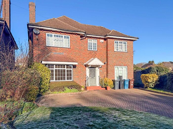 5 Bedroom Detached House For Sale In Cuckoo Hill Road, Pinner, HA5