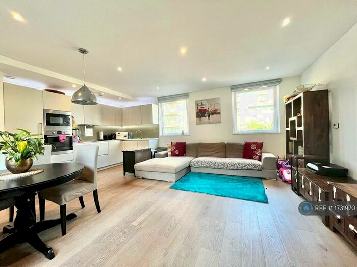 3 Bedroom Flat To Rent In Maltby House, London, SE3