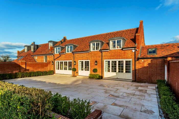 4 Bedroom Terraced House For Sale In Maybanks, Cox Green, West Sussex, RH12