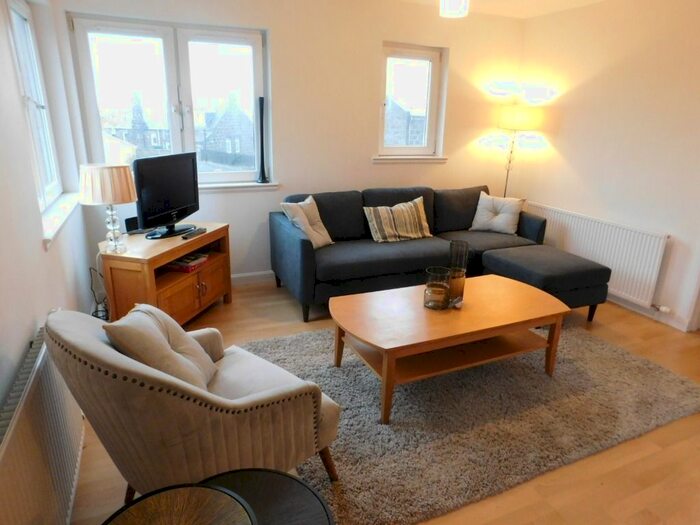 2 Bedroom Flat To Rent In Bothwell Road, City Centre, Aberdeen, AB24