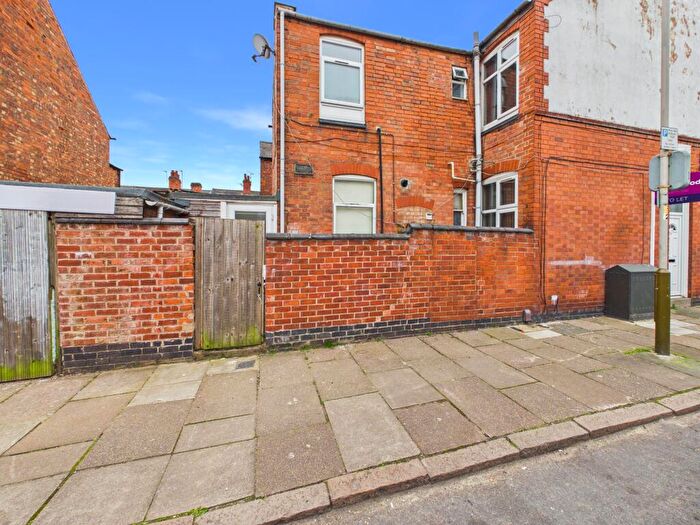 1 Bedroom Flat To Rent In Eastleigh Road, Leicester, LE3