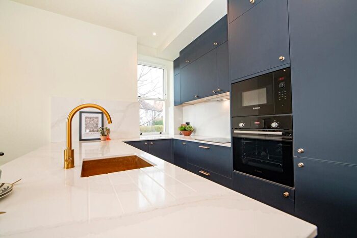 1 Bedroom Apartment To Rent In Moor Road, Headingley, Leeds, LS6