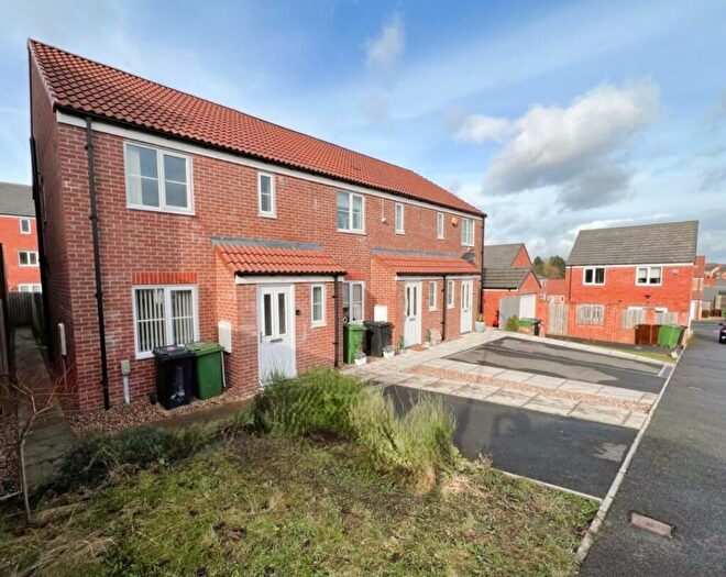 2 Bedroom End Of Terrace House To Rent In Piccolo Row, Leeds, West Yorkshire, LS27