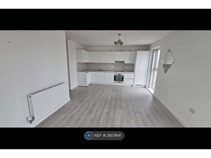 2 Bedroom Flat To Rent In Tabbard Apartments, London, W3