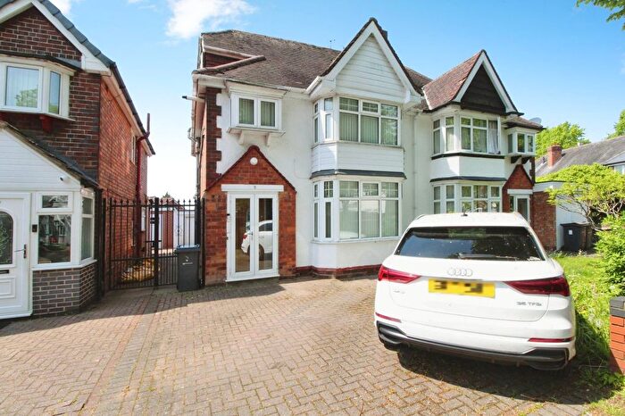 3 Bedroom Semi-Detached House For Sale In Patrick Road, Birmingham, West Midlands, B26