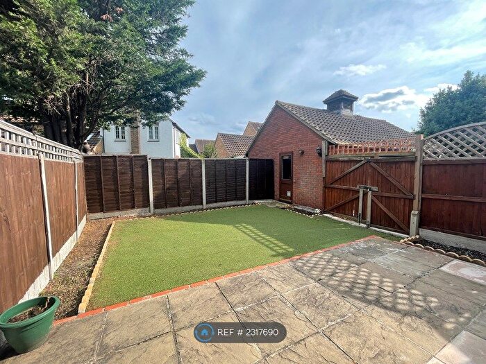 2 Bedroom End Of Terrace House To Rent In St. Michaels Close, London, E16