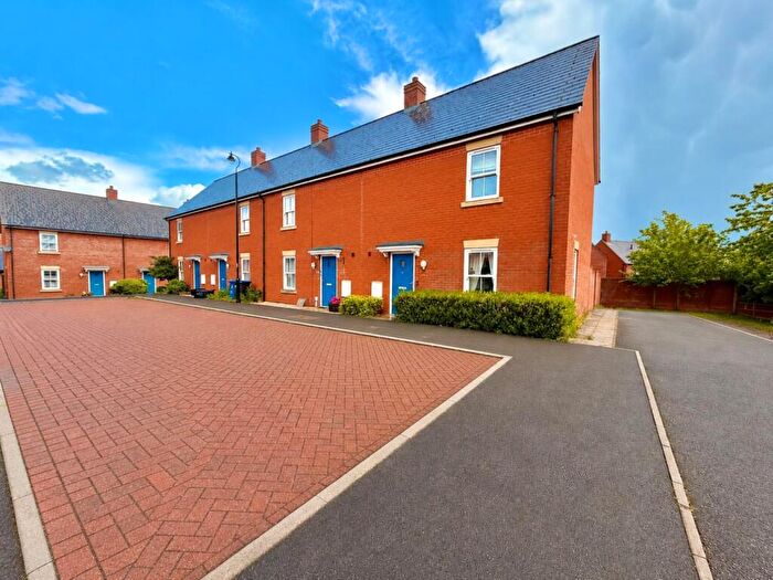 2 Bedroom End Of Terrace House For Sale In Sturgess Way, Roade, Northamptonshire, NN7