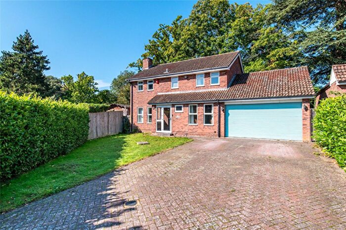 4 Bedroom Detached House For Sale In Lombardy Drive, Maidstone, Kent, ME14