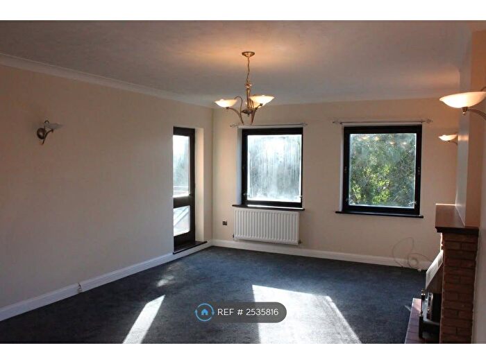 2 Bedroom Flat To Rent In Princes Way, Solihull, B91