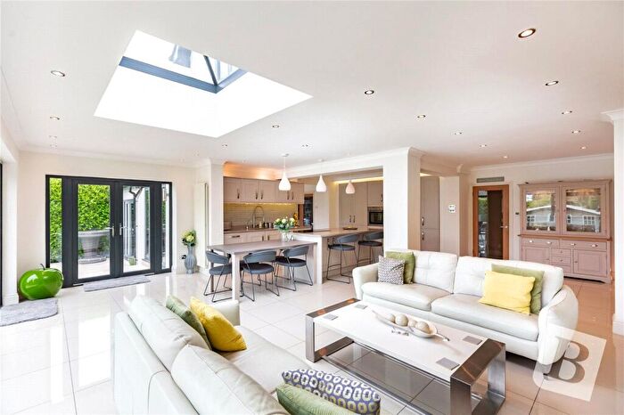 5 Bedroom Detached House For Sale In Holden Way, Upminster, Essex, RM14