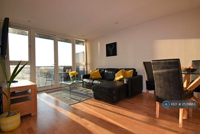 2 Bedroom Flat To Rent In Lower Twelfth Street, Milton Keynes, MK9