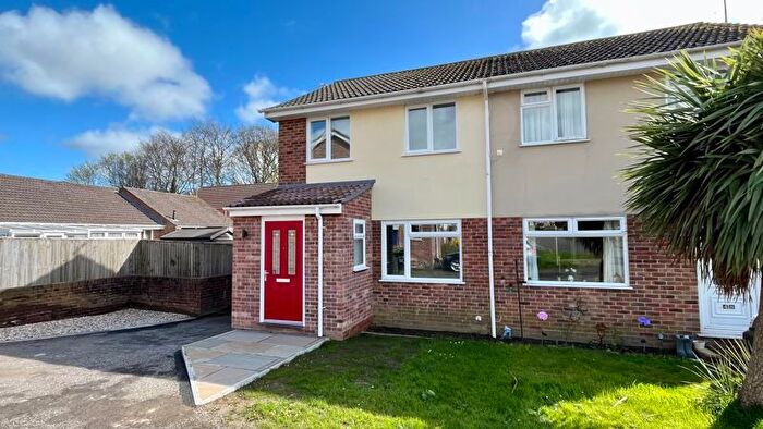 3 Bedroom Semi-detached House To Rent In Gifford Close, Chard, Somerset, TA20