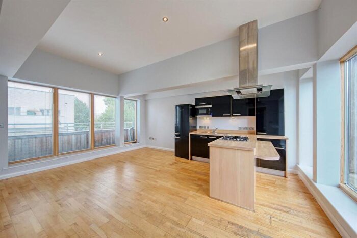 2 Bedroom Flat For Sale In Gordon Road, Nunhead, SE15