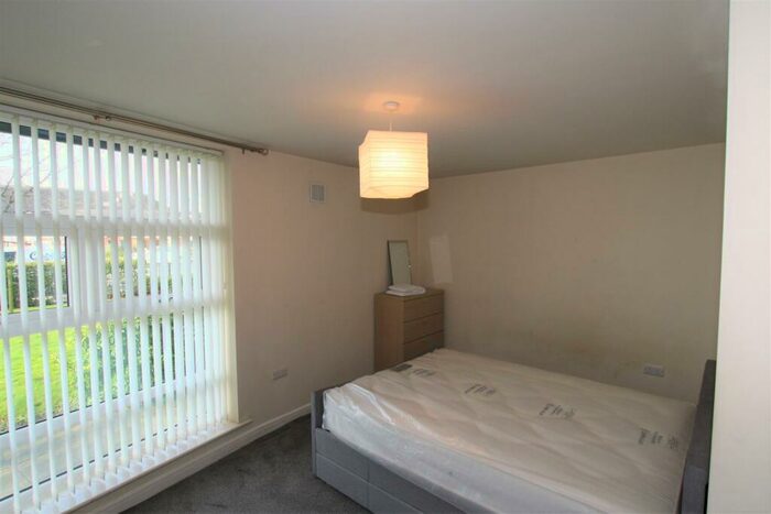 2 Bedroom Apartment To Rent In Turing Court, Manchester, M11