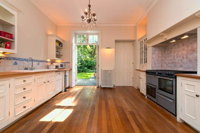 4 Bedroom Semi-Detached House To Rent In Willes Road, Kentish Town, NW5