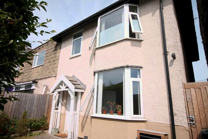 3 Bedroom Property To Rent In King Edwards Drive, Harrogate, North Yorkshire, HG1