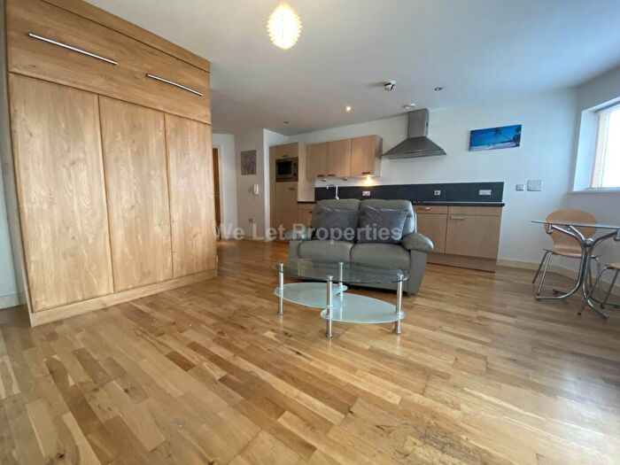 Apartment To Rent In Jefferson Place, Greenquarter, M4
