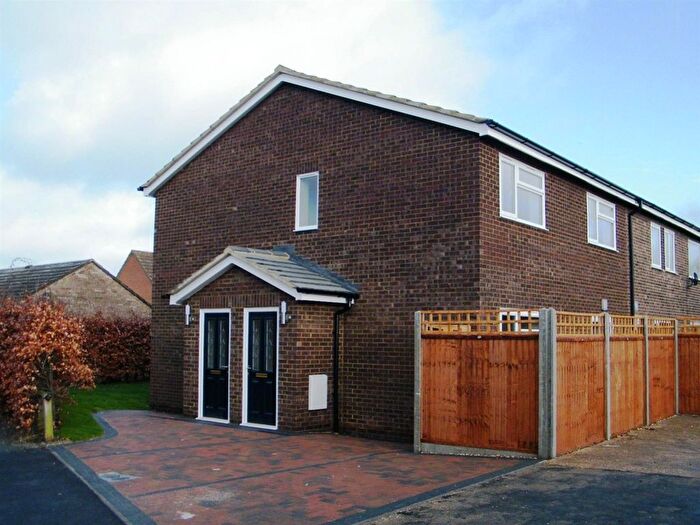 2 Bedroom Flat To Rent In Virginia Way, St. Ives, Cambridgeshire, PE27