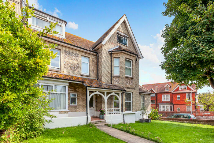 2 Bedroom Apartment To Rent In Carew Road, Eastbourne, BN21