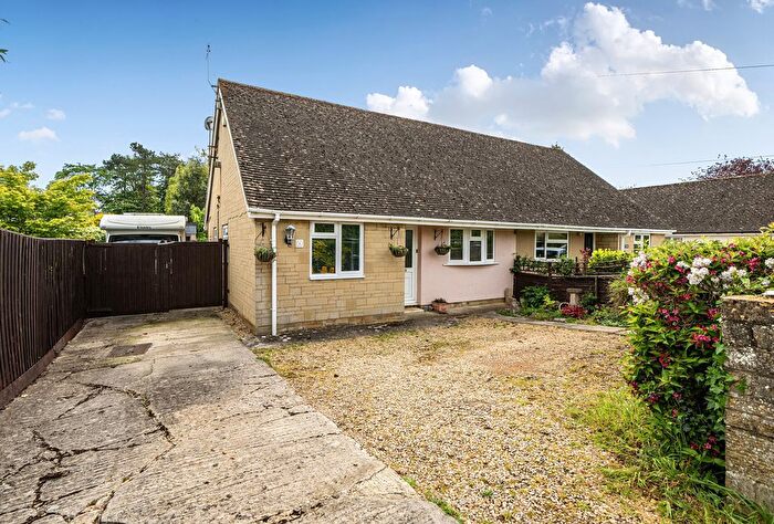 2 Bedroom Bungalow For Sale In Busbys Close, Clanfield, Bampton, Oxfordshire, OX18