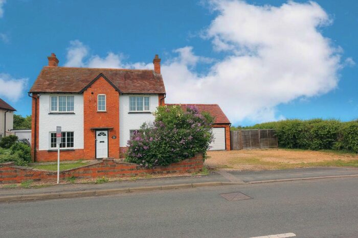3 Bedroom Detached House For Sale In Cleeve Road, Marlcliff, Bidford-On-Avon, Alcester, B50