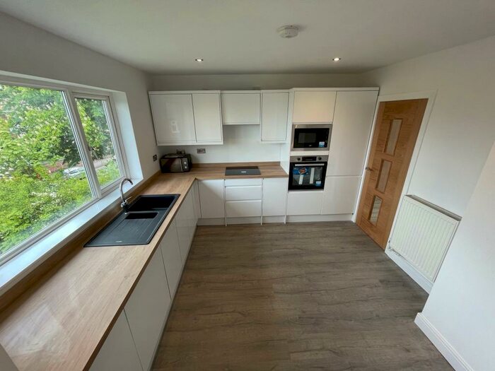 3 Bedroom Apartment To Rent In Lawford Road, Rugby, CV21