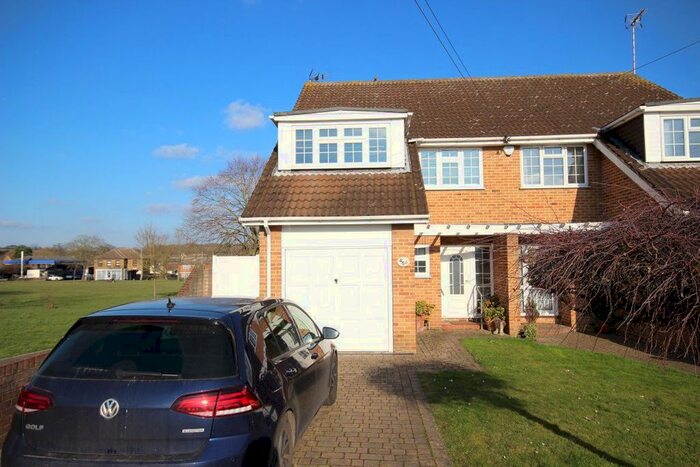 4 Bedroom Property To Rent In Grange Road, Billericay, CM11