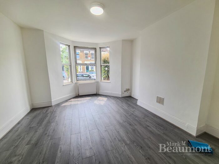 2 Bedroom Flat To Rent In Ringstead Road, London, SE6