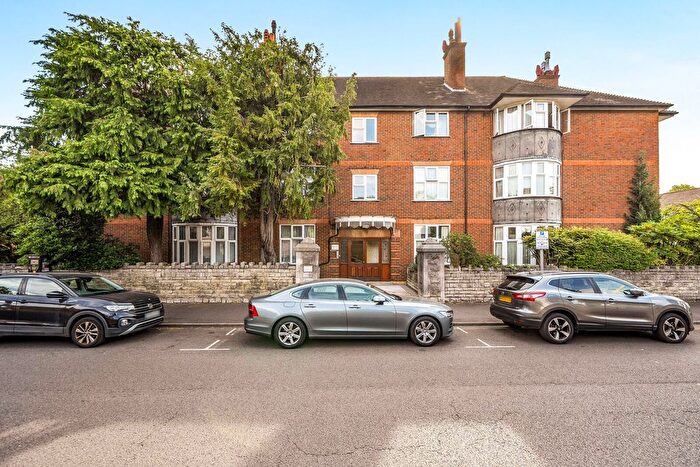 3 Bedroom Flat To Rent In Bridge Road, Sutton, SM2