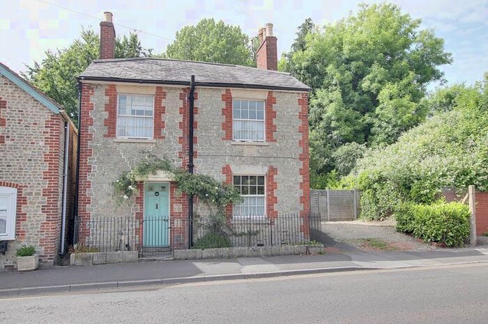 3 Bedroom Detached House To Rent In Portway, Warminster, BA12