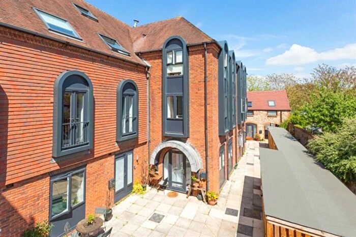 2 Bedroom Apartment For Sale In Abingdon, Oxfordshire, OX14